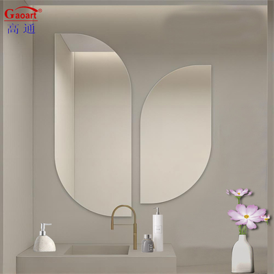 Agregue un toque de elegancia moderna a su decoración con este espejo de pared inquebrantable