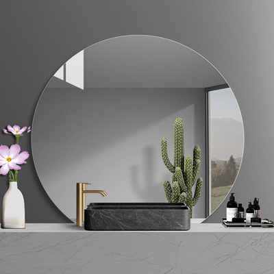 Agregue un toque de estilo a su salón con este espejo de vestir de pared