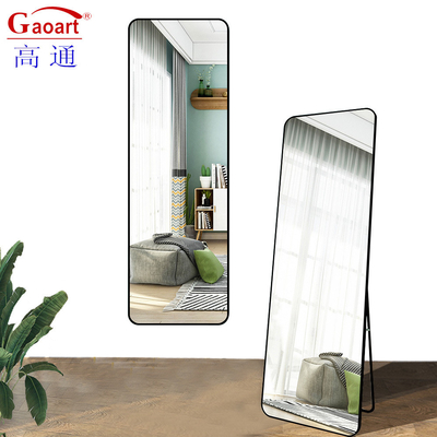 Espejo de piso de arco de estilo nórdico para reflexión de longitud completa en el salón y el baño