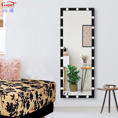 Diseño de moda de pie Decoración para el hogar Vestido para el cuerpo de metal Led Floor Hollywood Mirror Gigante