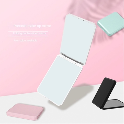 Espejo de vestidor de dama compacto ajustable con luz LED en forma de corazón y diseño personalizado