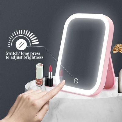 Prepárate en cualquier momento en cualquier lugar con este conveniente espejo de luz cosmética de viaje