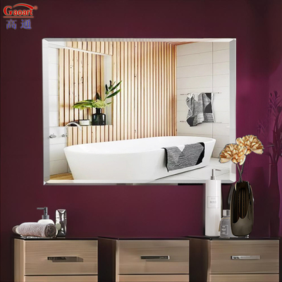 Eleva la decoración de tu baño con un espejo sin marco