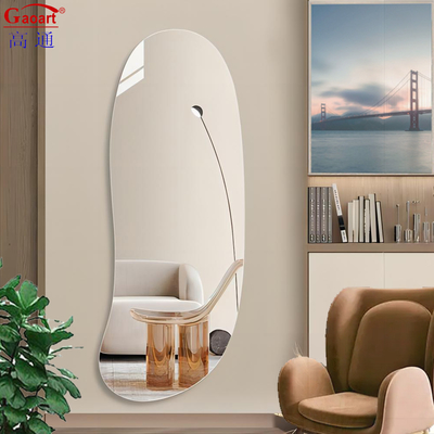 Añade comodidad a tu dormitorio con nuestro espejo de vestidor