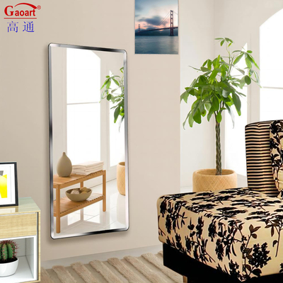 Espejo rectangular para un diseño elegante y racionalizado