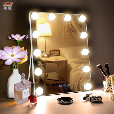 Experimenta la mejor iluminación de maquillaje con Hollywood Mirror