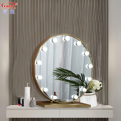 Obtenga la iluminación perfecta para su rutina de belleza con Hollywood Mirror