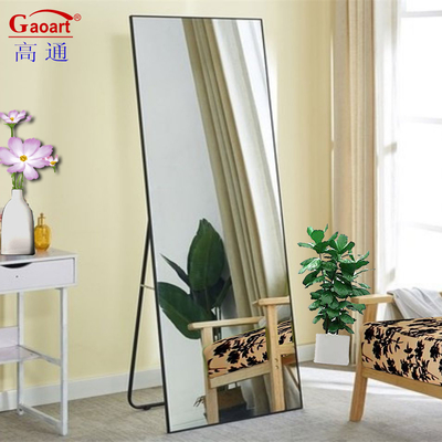 Añade estilo a tu dormitorio con un espejo de vestidor asequible y elegante