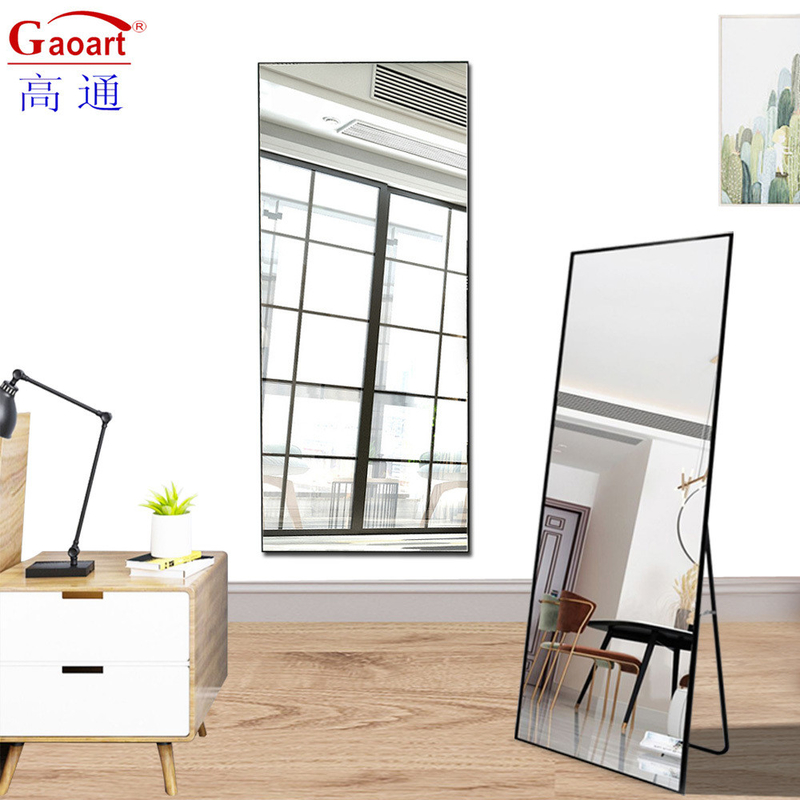 Sala de estar estilo moderno vidrio biselado de longitud completa espejo de vestido LED con diseño flotante