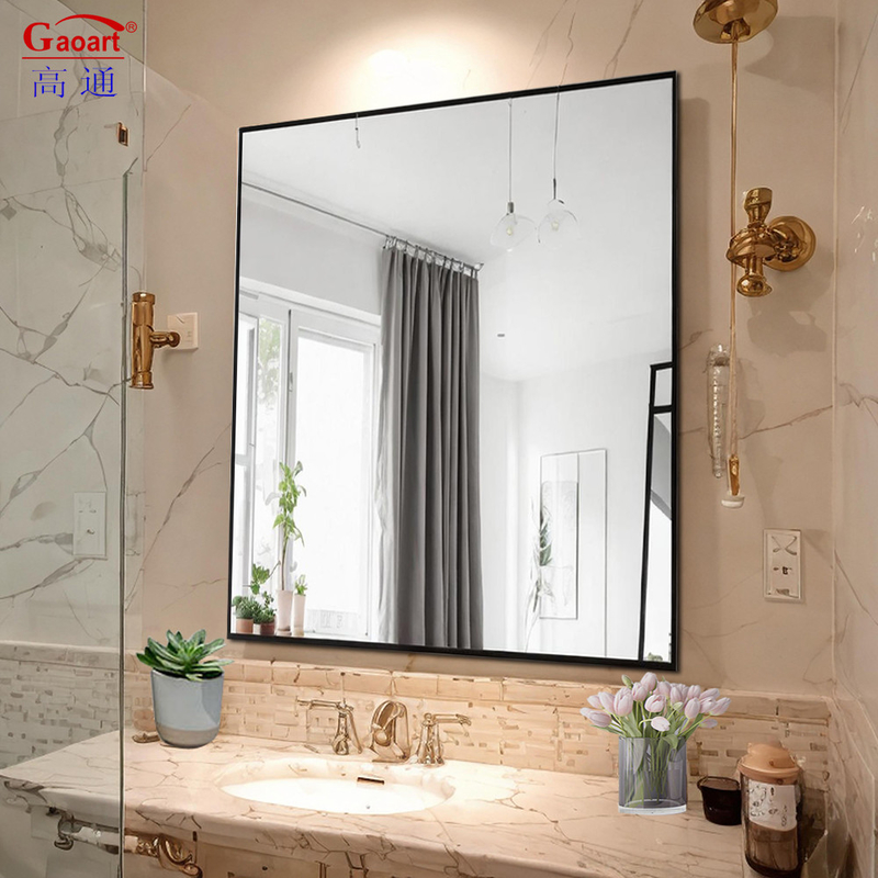 Decoración de baño elegante Espejo colgante de pared enmarcado en negro moderno con acentos dorados