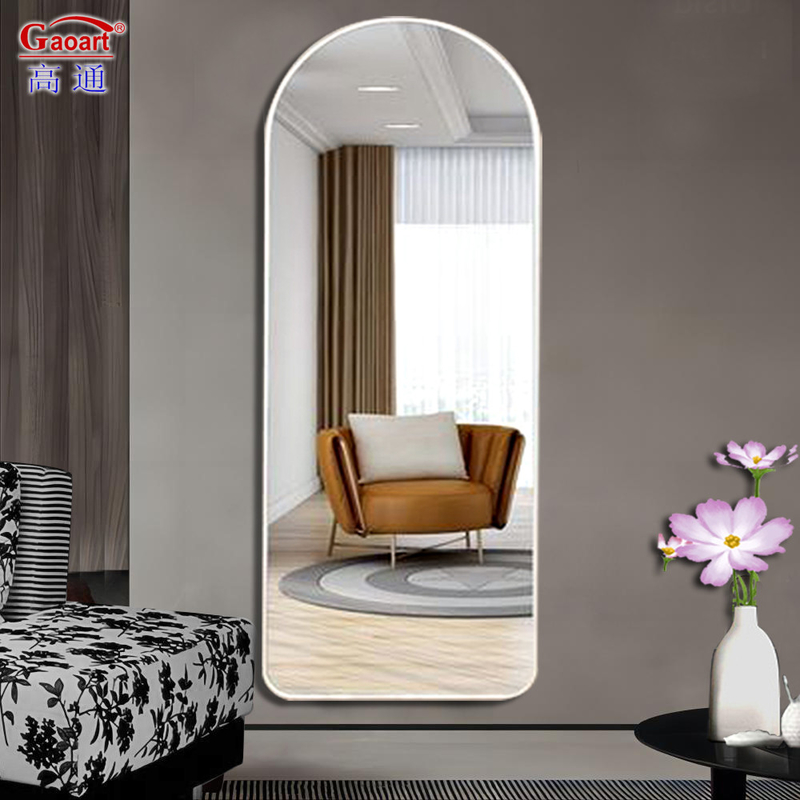Añada un toque de elegancia a su hogar con un espejo de vestimenta moderno